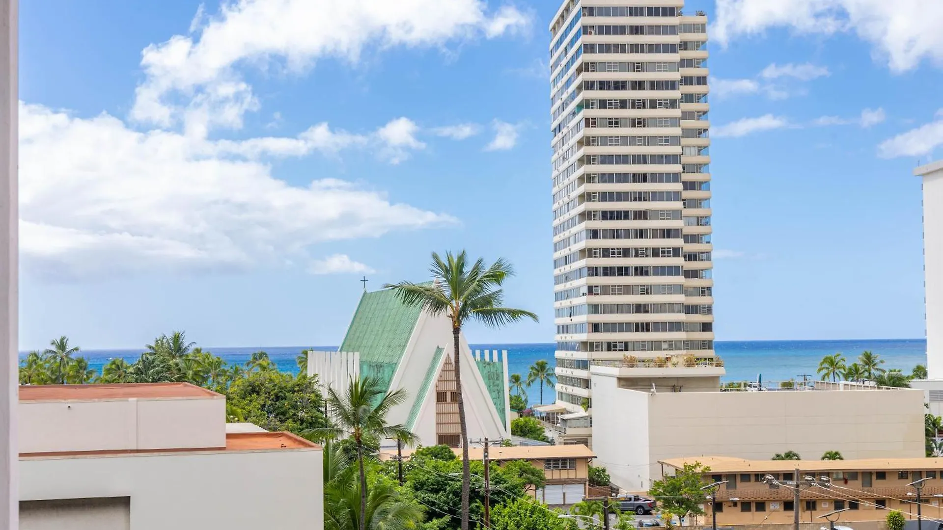 Апартаменты Remodeled 1Br Near Waikiki Beach With Free Parking! Гонолулу США