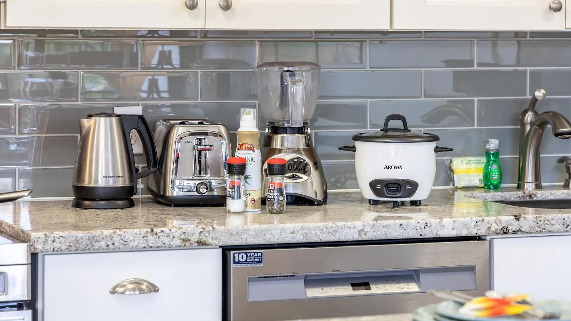 Апартаменты Remodeled 1Br Near Waikiki Beach With Free Parking! Гонолулу